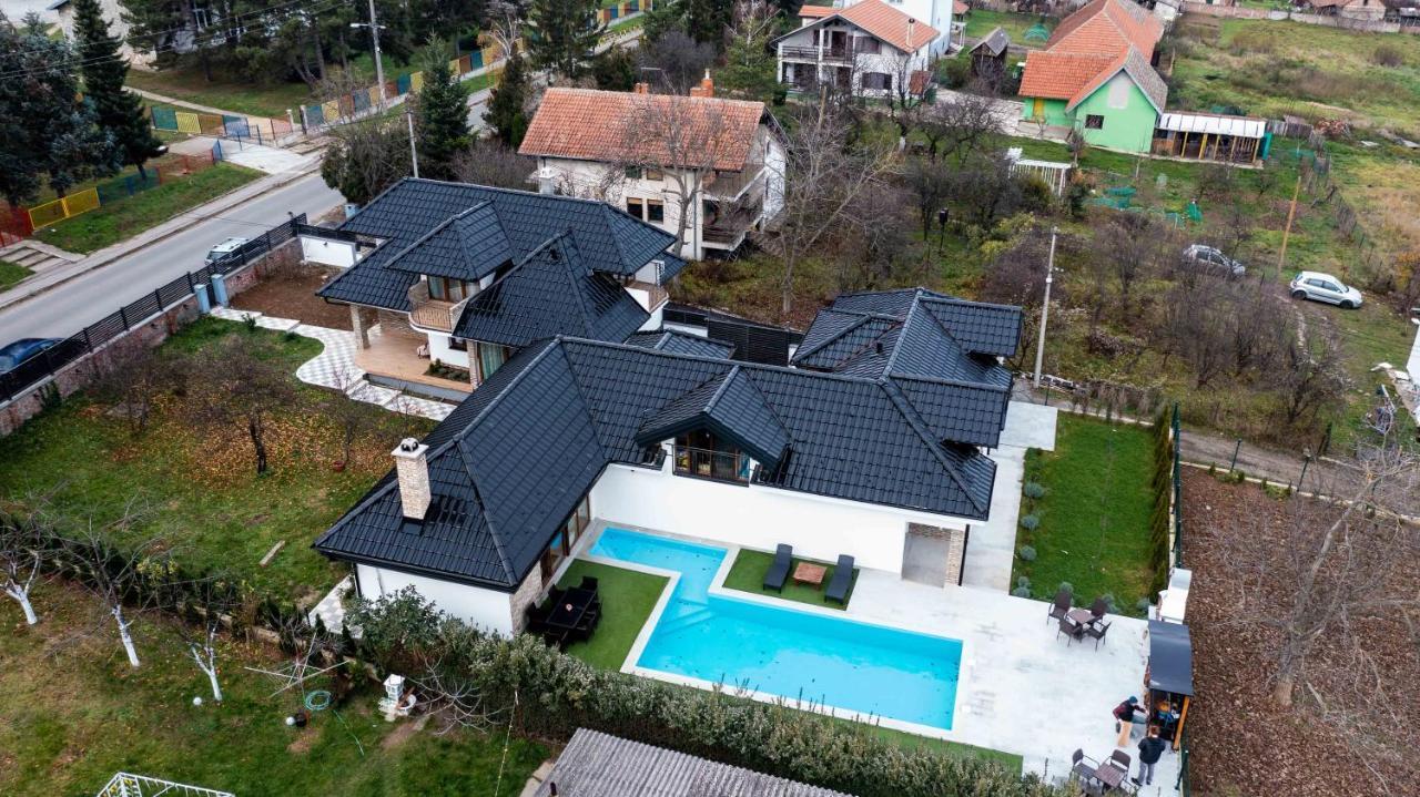 City Escape Luxury Villa Zuce Luaran gambar