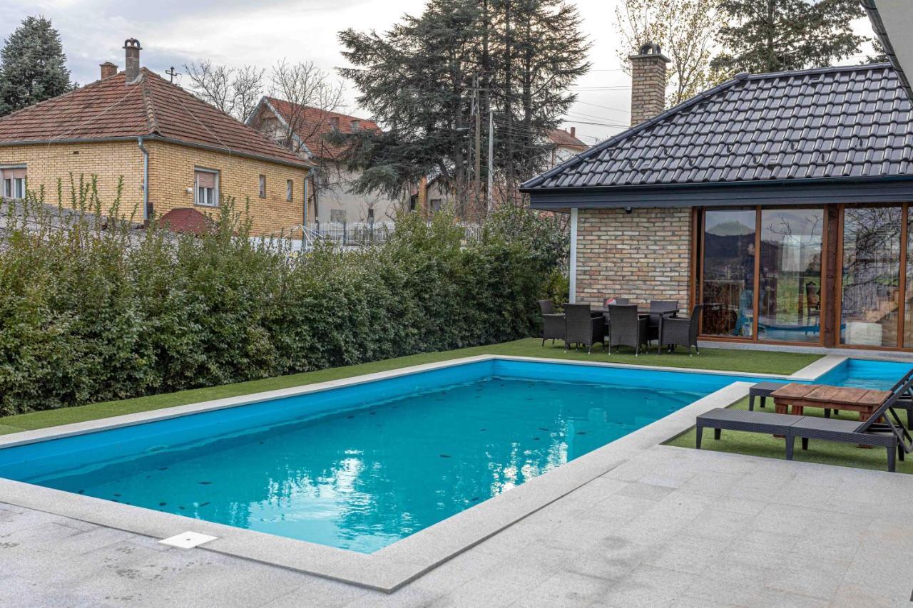 City Escape Luxury Villa Zuce Luaran gambar